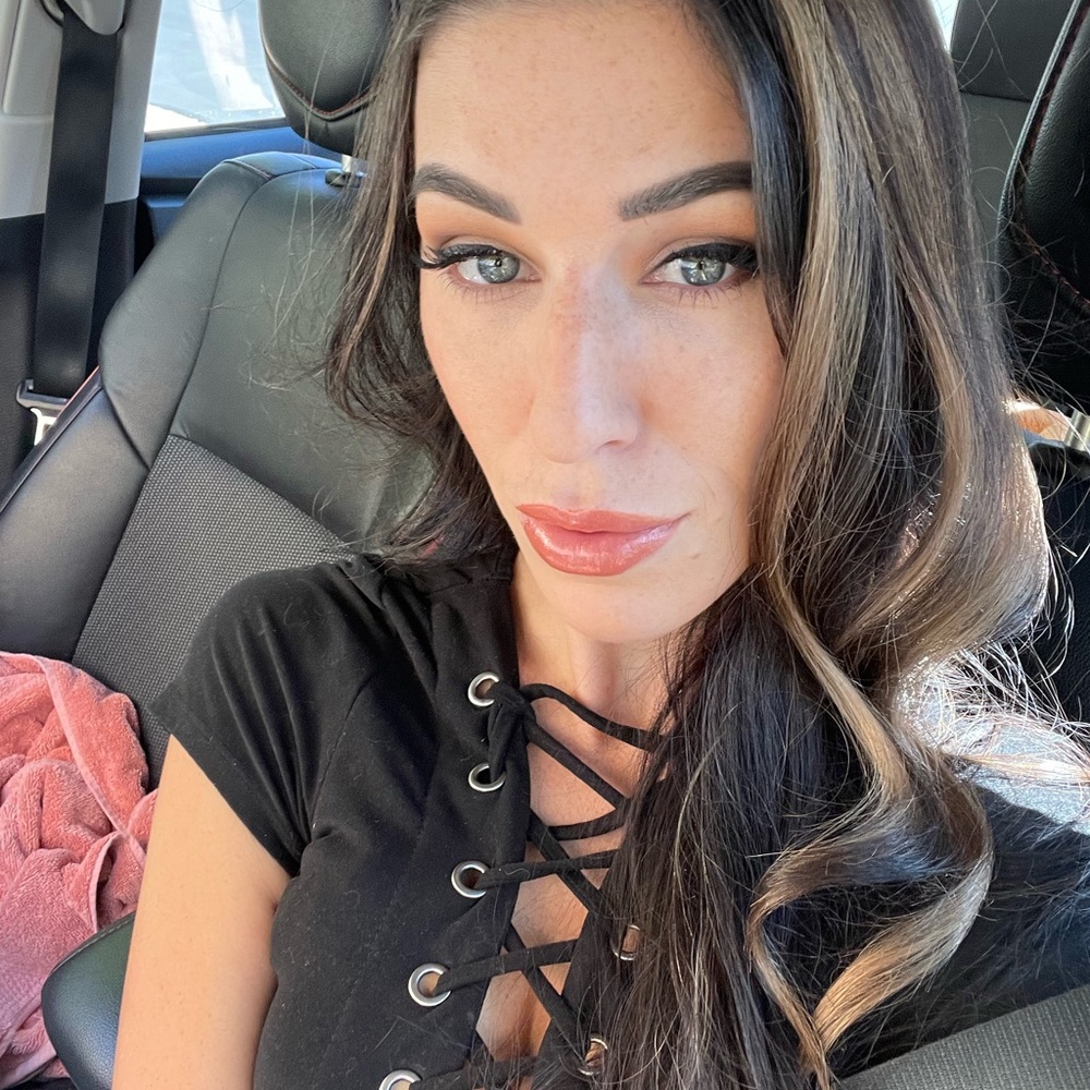 Meet your Posher, Shana